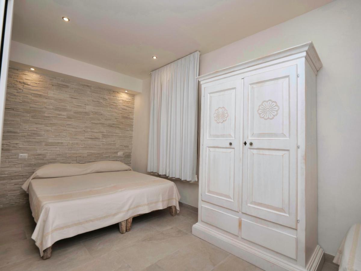 Iside Accommodations Ольбия Экстерьер фото